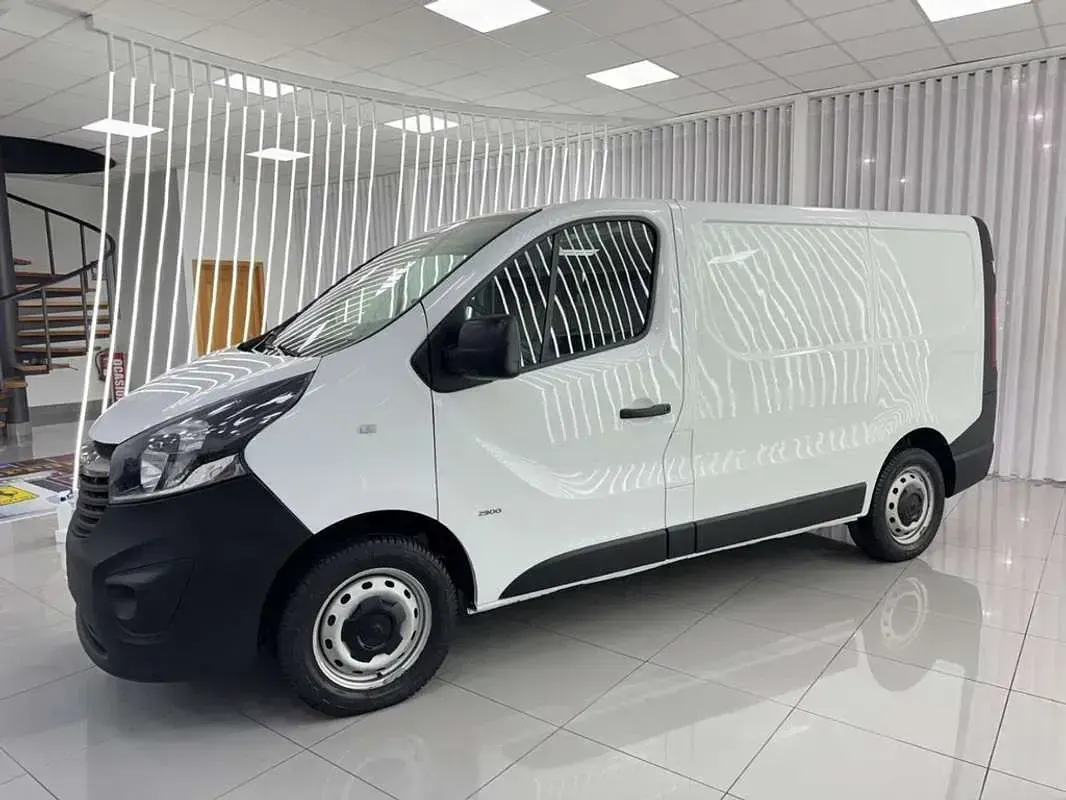 Usado Opel Vivaro Selective 120 CV (88 kW) 2018 Blanco Monovolumen