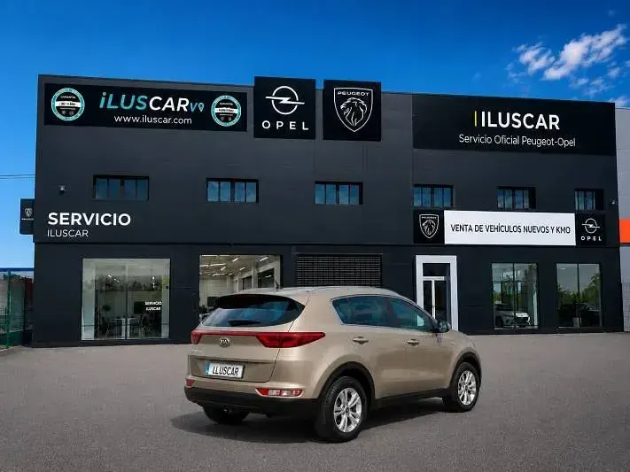 Usado Kia Sportage 136 CV (100 kW) 2016 Champagne SUV