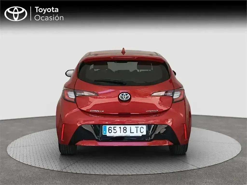 Usado Toyota Corolla Active 122 CV (89 kW) 2021 Rojo Monovolumen