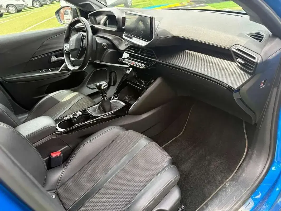 Usado Peugeot 208 GT 99 CV (72 kW) 2021 Azul Utilitario