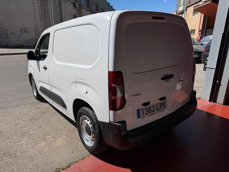 Usado Opel Combo 102 HP (75 kW) 2021 Branco Monovolume