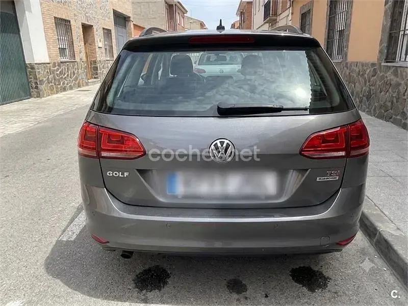 Usado VW Golf VII Advance 125 CV (91 kW) 2016 Gris / plata Familiar