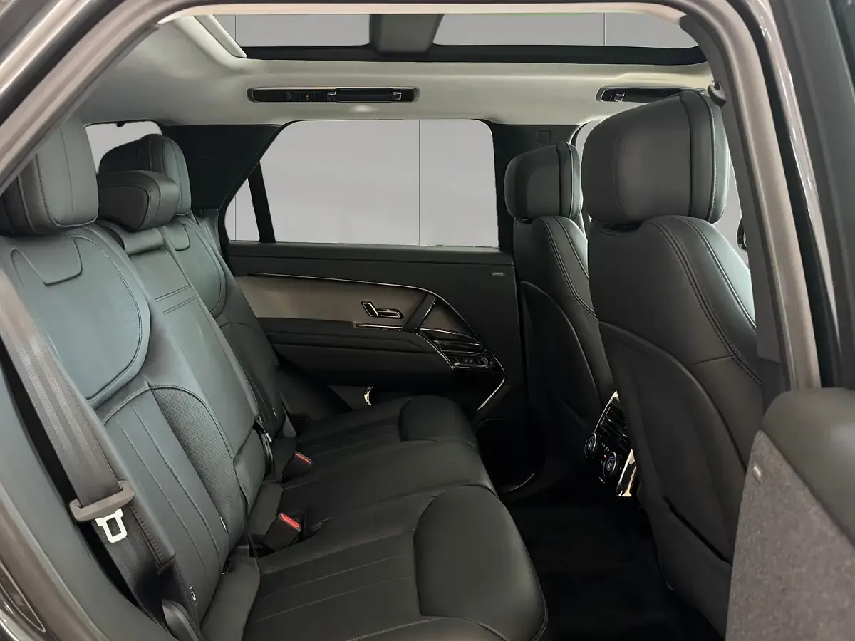Usado Land Rover Range Rover Sport SE 441 CV (324 kW) 2024 Capathian grey SUV