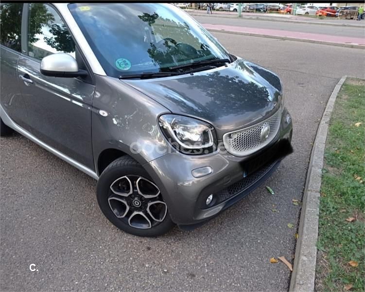 Gris / plata Usado 2016 Smart ForFour Passion Berlina | 10.500 € (Precio justo) - Imagen 1/4