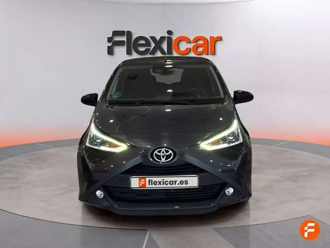 Usado Toyota Aygo X-wave 72 CV (52 kW) 2020 Negro Utilitario