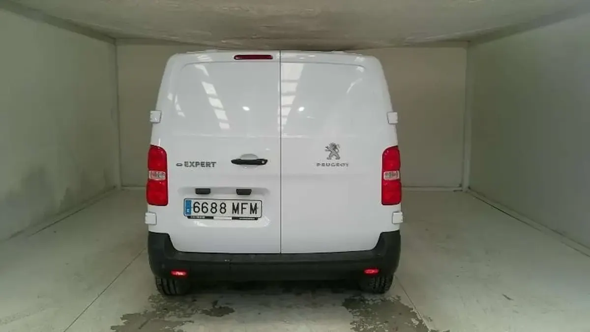 Usado Peugeot e-Expert 100 kW (136 CV) 2023 Blanco Van