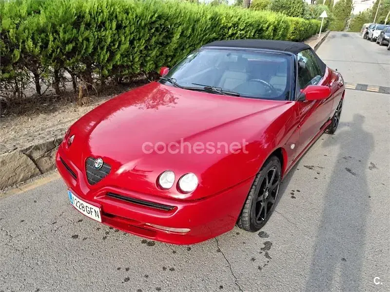 Usado Alfa Romeo Spider 150 CV (110 kW) 1997 Rojo Descapotable