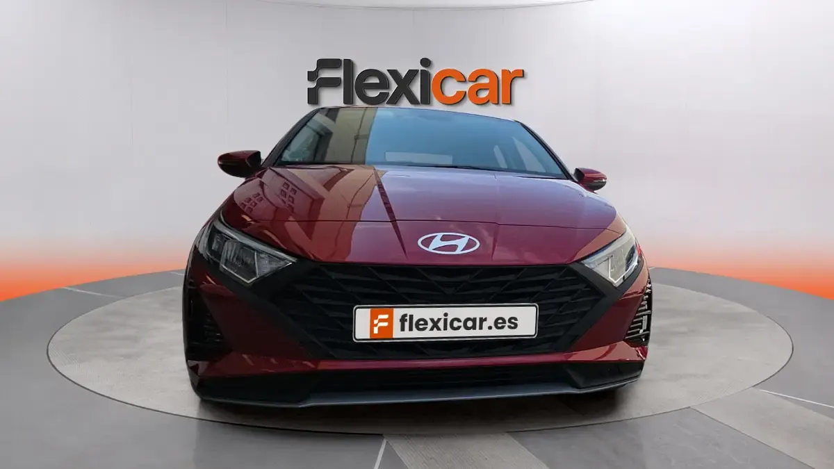 Usado Hyundai i20 101 CV (74 kW) 2024 Rojo Utilitario