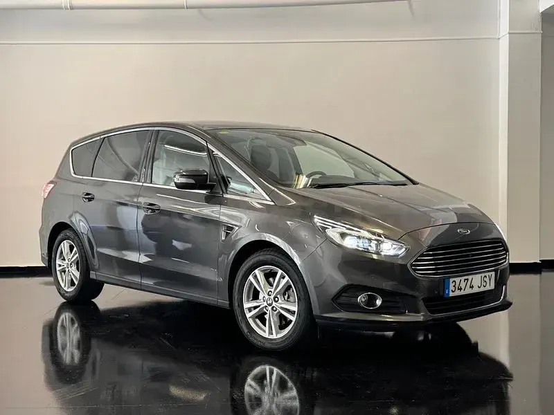Usado Ford S-MAX Titanium 160 CV (117 kW) 2016 Gris / plata Monovolumen