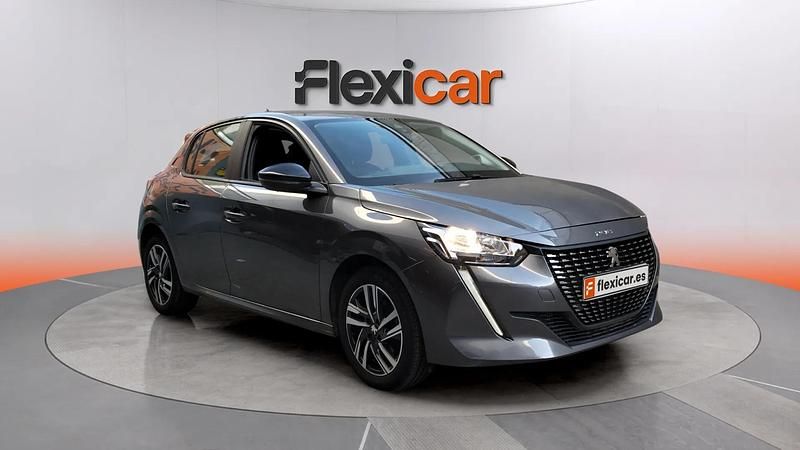 Usado Peugeot 208 Active 102 CV (75 kW) 2023 Gris Utilitario