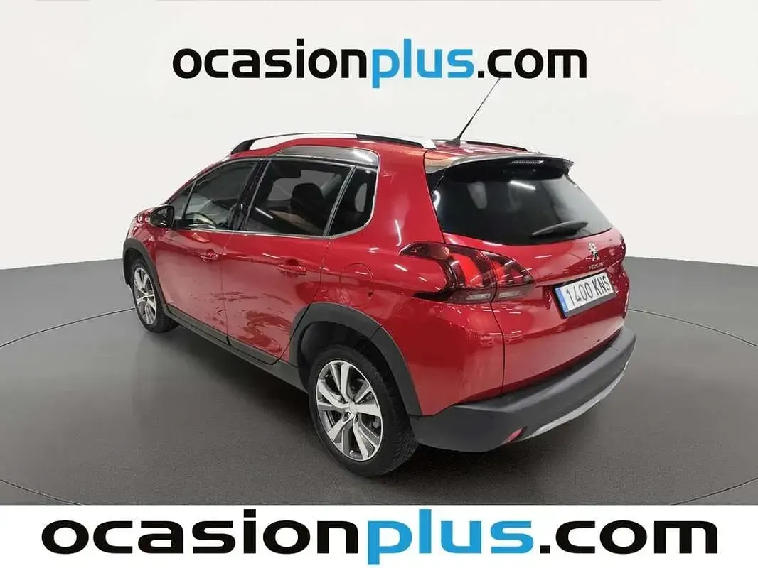 Usado Peugeot 2008 Allure 110 CV (80 kW) 2018 Rojo SUV
