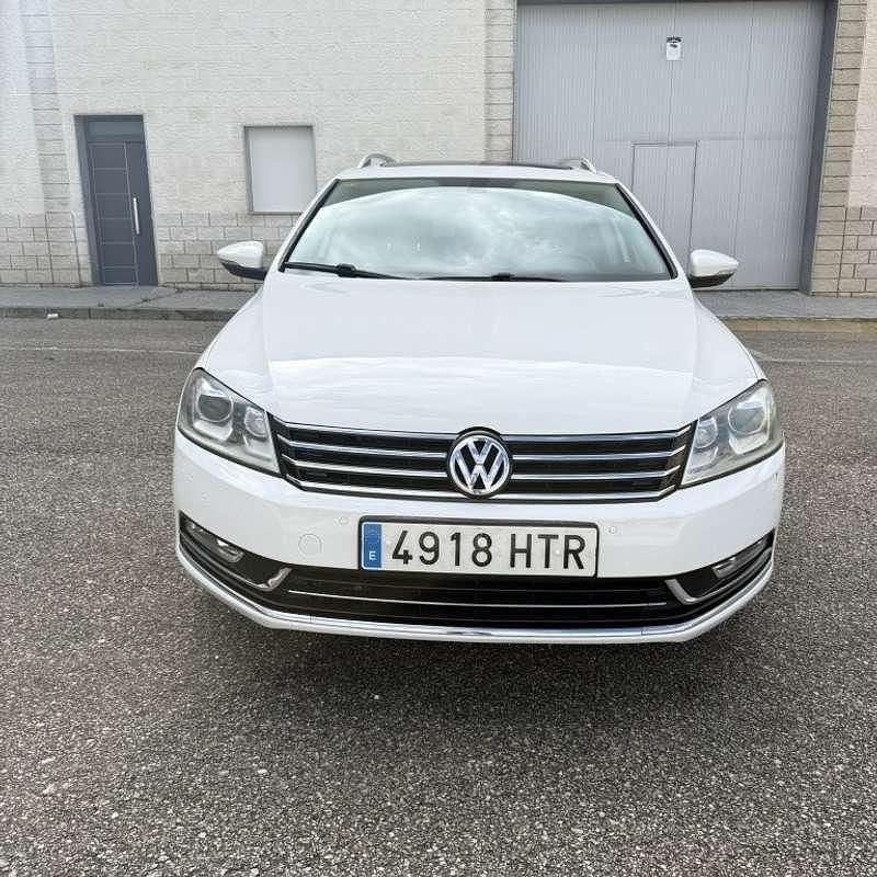 Usado VW Passat Highline 140 CV (102 kW) 2013 Blanco Berlina
