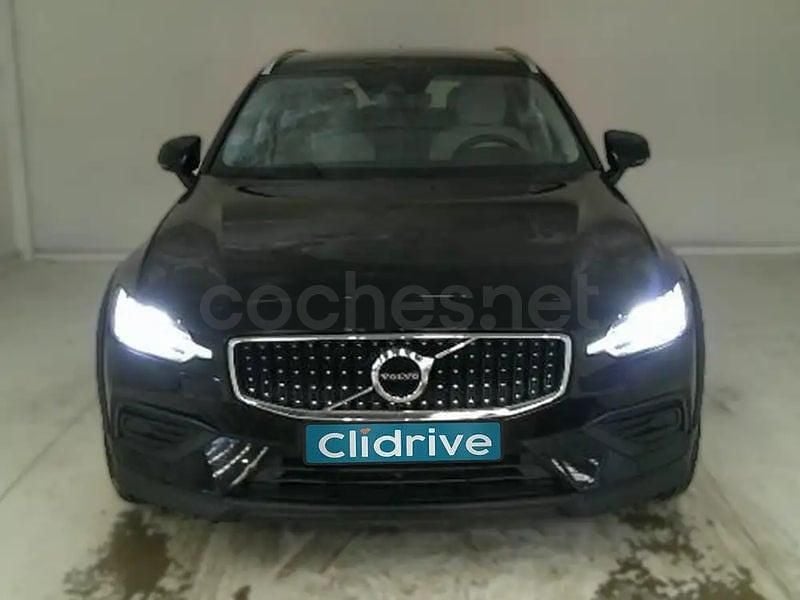 Usado Volvo V60 CC Core 197 CV (144 kW) 2022 Negro Familiar