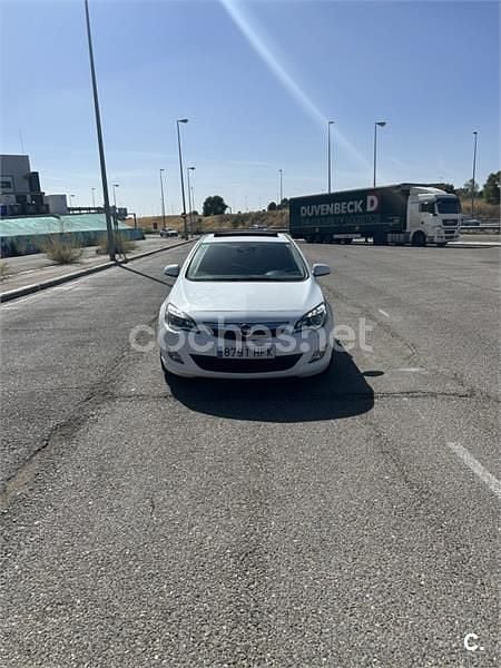 Blanco Usado 2011 Opel Astra Edition Berlina | 7100 € (Precio justo) - Imagen 1/2