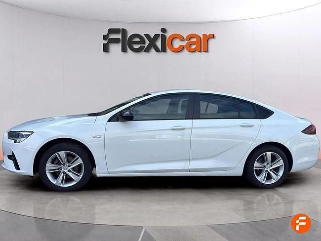 Usado Opel Insignia Edition 122 CV (89 kW) 2021 Blanco
