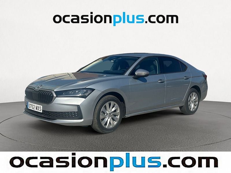 Gris plata Nuevo 2025 Skoda Superb Essence Berlina | 29.557 € (Super precio) - Imagen 1/4