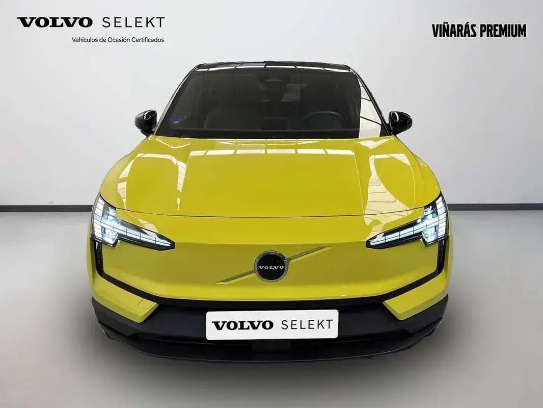 Usado Volvo EX30 Plus 200 kW (272 CV) 2024 Amarillo SUV