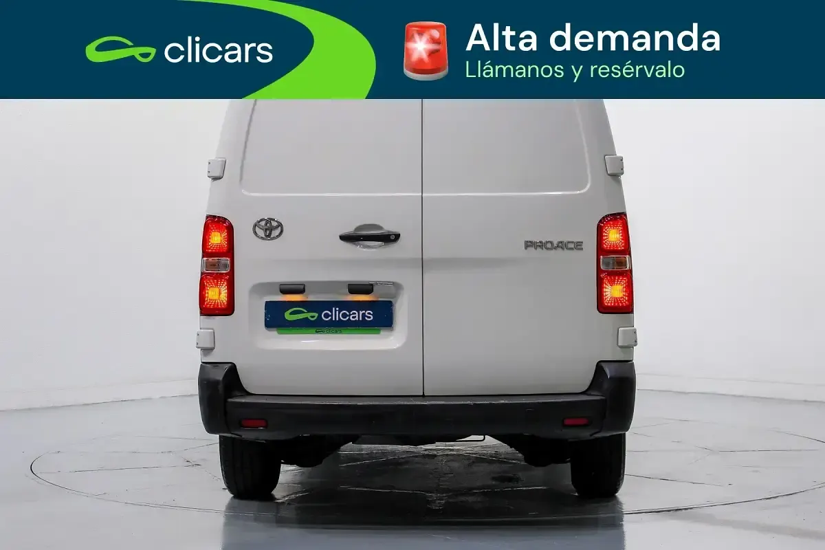 Usado Toyota Proace 120 CV (88 kW) 2021 Blanco Monovolumen