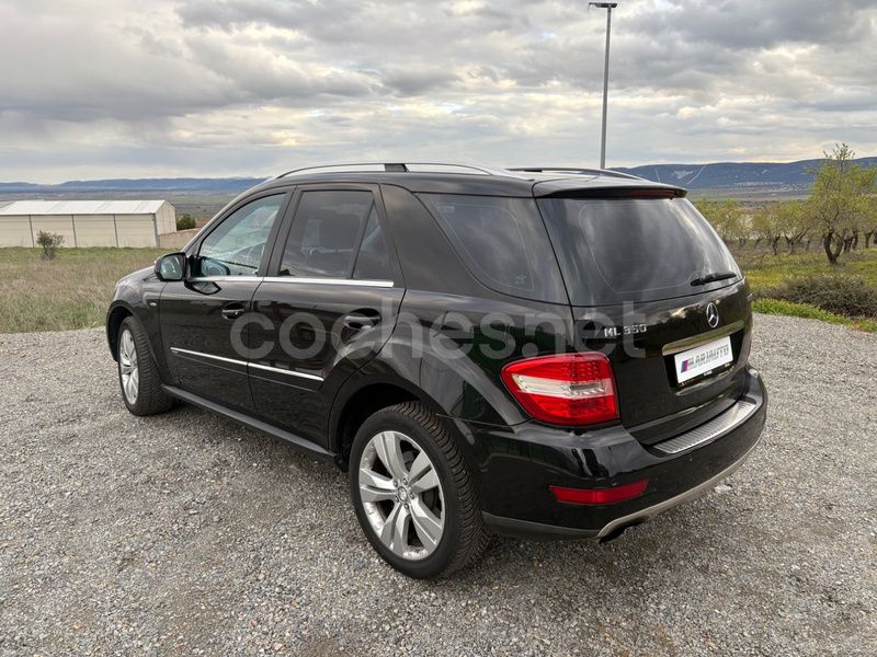 Usado Mercedes ML350 211 CV (155 kW) 2010 Negro SUV