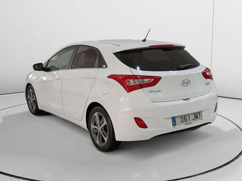 Usado Hyundai i30 GO! 111 CV (81 kW) 2016 Blanco Utilitario