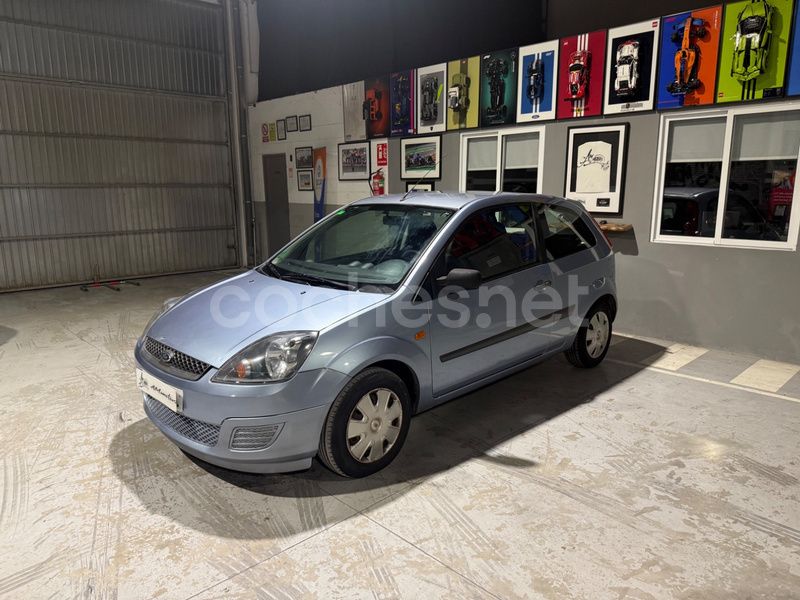 Azul Usado 2006 Ford Fiesta Ambiente Utilitario | 4950 € (Caro) - Imagen 1/4