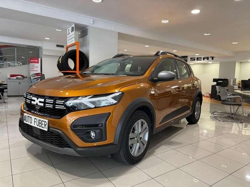 Usado Dacia Sandero Comfort 102 CV (75 kW) 2022 Naranja Berlina