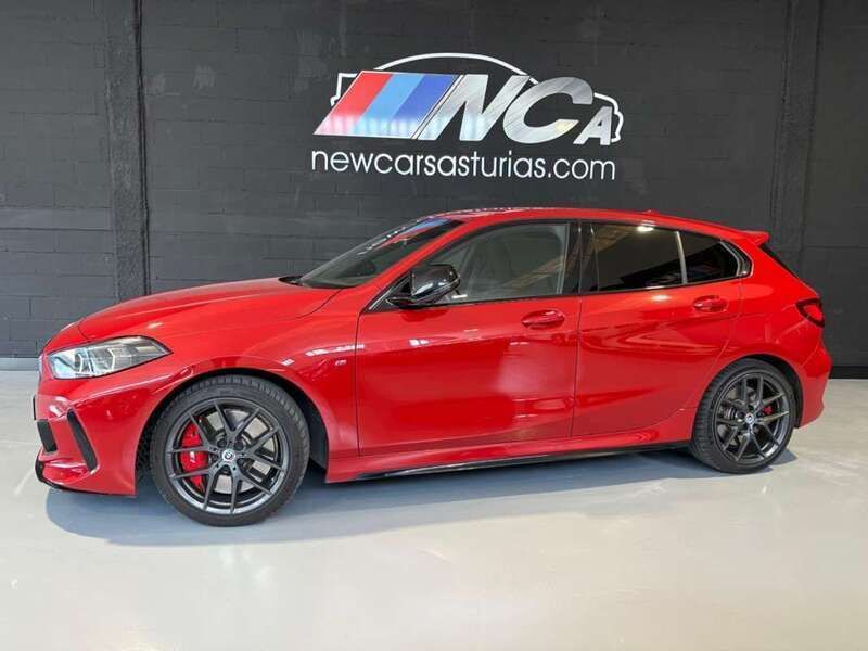 Rojo Usado 2022 BMW M135 M Sport Utilitario | 42.900 € (Un poco caro) - Imagen 1/4