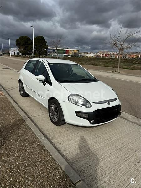 Usado Fiat Punto Evo Dynamic 77 CV (56 kW) 2011 Blanco Utilitario