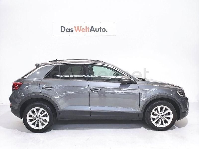 Usado VW T-Roc Life 115 CV (84 kW) 2022 Gris / plata SUV