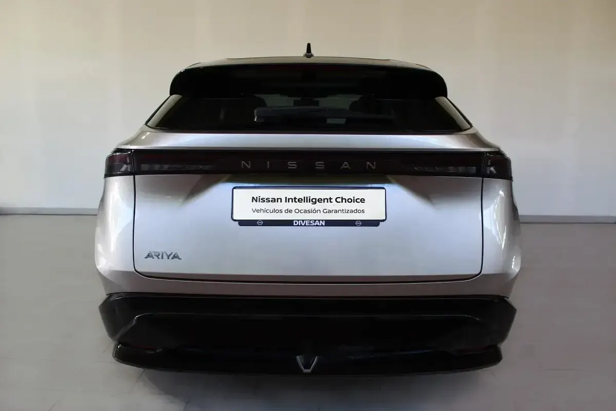 Usado Nissan Ariya Evolve 177 kW (242 CV) 2022 Shirogane silver+ninja black a SUV