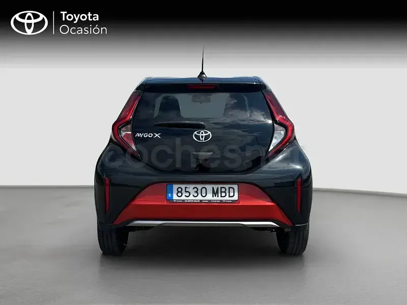 Usado Toyota Aygo X Edition 72 CV (52 kW) 2022 Rojo SUV