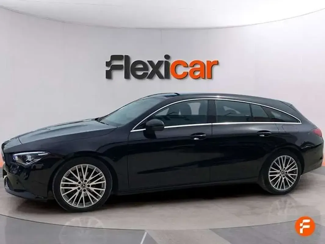 Usado Mercedes CLA180 Shooting Brake 136 CV (100 kW) 2022 Negro Familiar