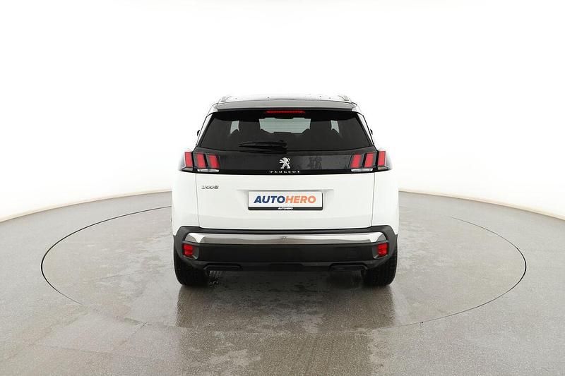 Usado Peugeot 3008 Allure 130 CV (95 kW) 2018 Blanco SUV