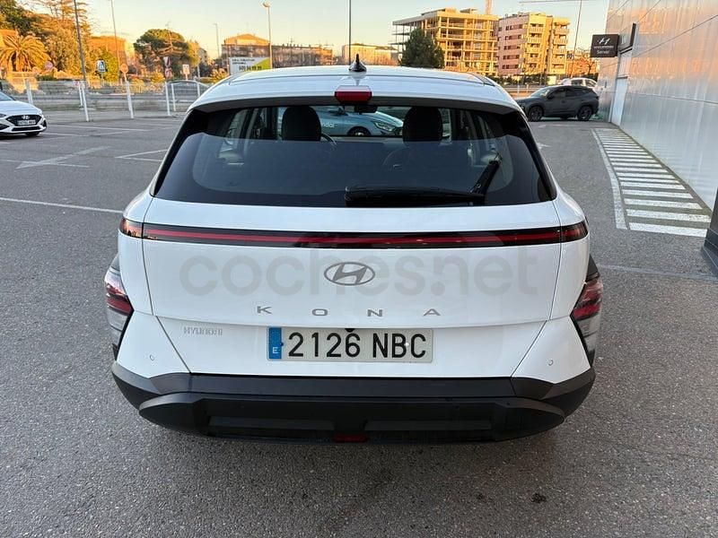 Usado Hyundai Kona 100 CV (73 kW) 2025 Blanco SUV