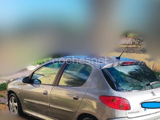 Gris / plata Usado 2005 Peugeot 206 Berlina | 3900 € - Imagen 1/4