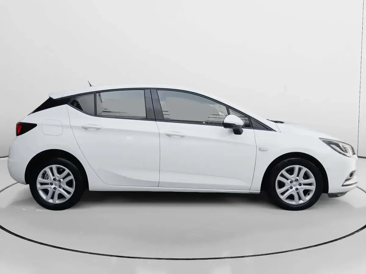 Usado Opel Astra 110 CV (80 kW) 2017