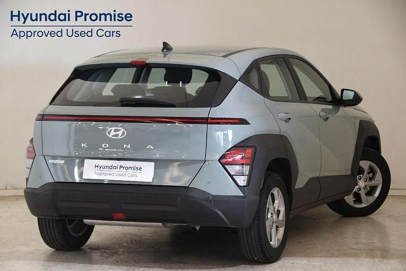Usado Hyundai Kona 120 CV (88 kW) 2024 Gris claro SUV