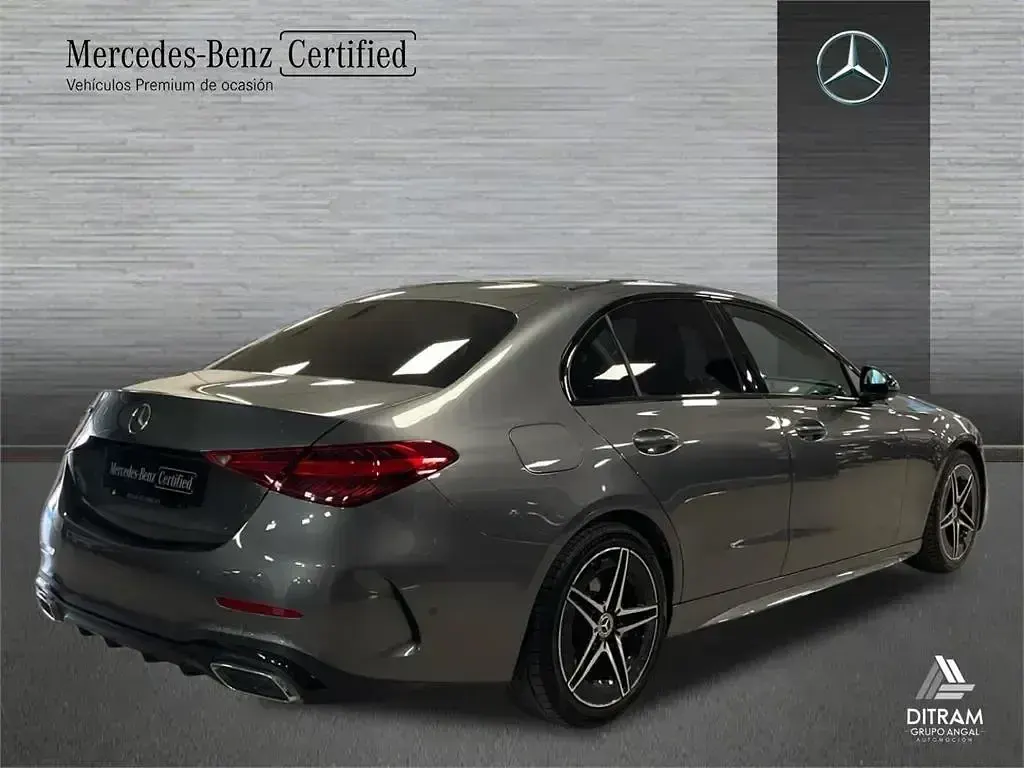 Usado Mercedes C220 200 HP (147 kW) 2024 Cinzento Sedan