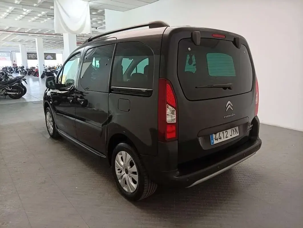 Usado Citroën Berlingo 99 CV (72 kW) 2017 Negro Monovolumen