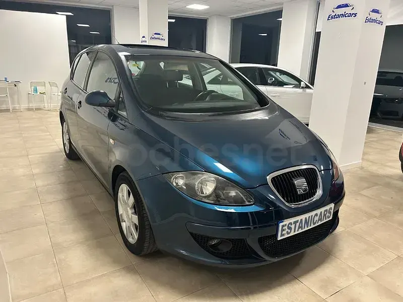 Usado Seat Altea Stylance 105 CV (77 kW) 2006 Azul Monovolumen