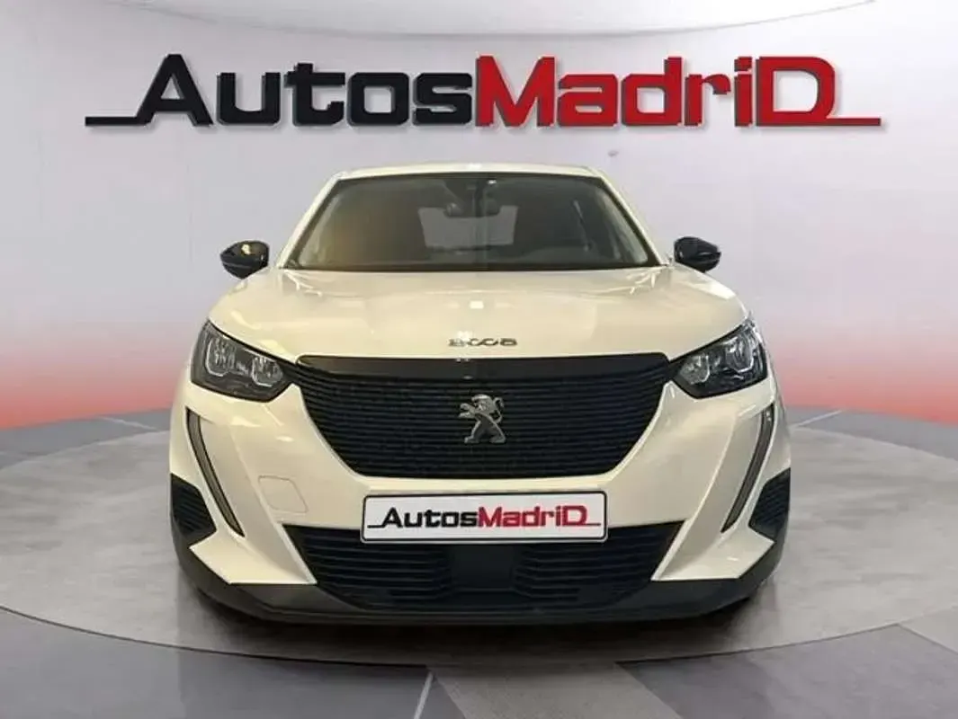 Usado Peugeot 2008 Active 110 CV (80 kW) 2022 Blanco SUV