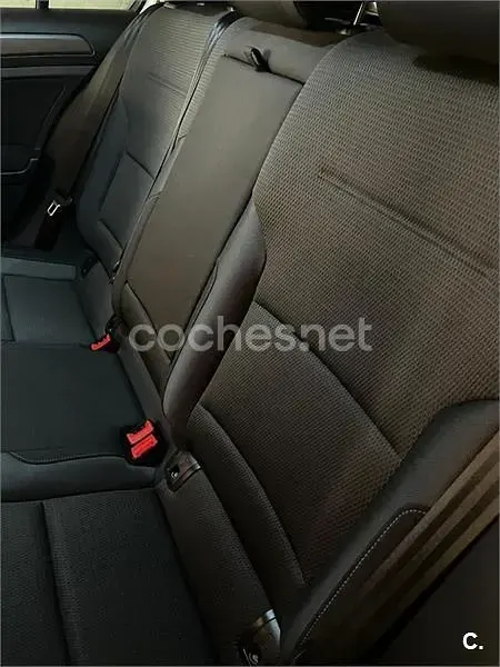 Usado VW Golf VII Advance 125 CV (91 kW) 2018 Blanco Familiar