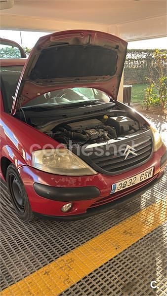 Usado Citroën C3 70 CV (51 kW) 2004 Rojo Berlina