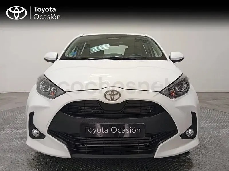 Usado Toyota Yaris Hybrid Active 116 CV (85 kW) 2025 Blanco Berlina