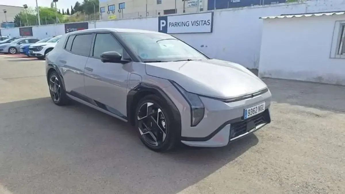 Usado Kia EV4 GT-Line 150 kW (204 CV) 2025 Gris Utilitario