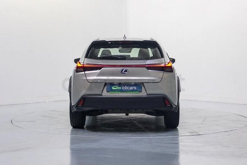 Usado Lexus UX Business Edition 184 CV (135 kW) 2022 Gris / plata SUV