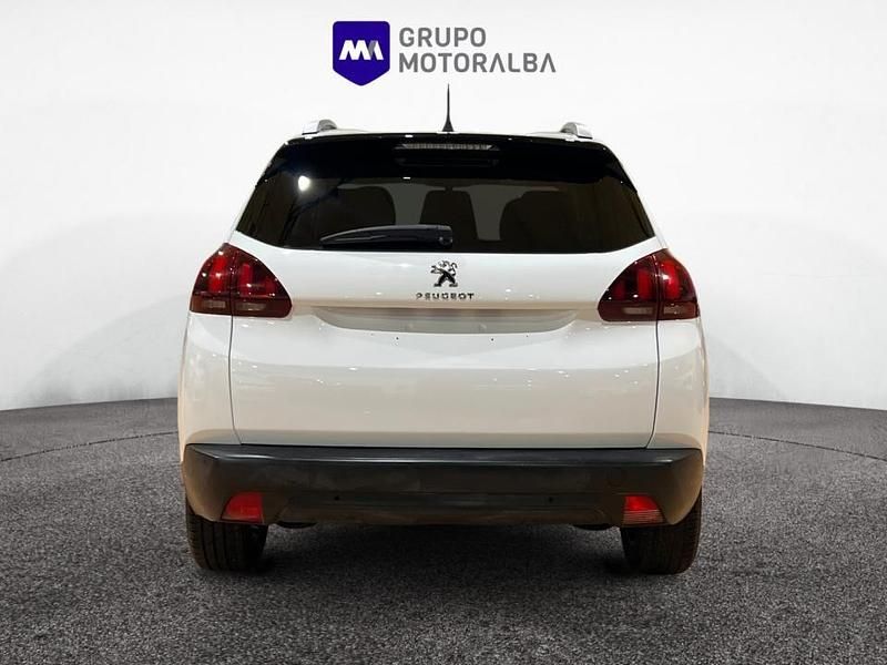 Usado Peugeot 2008 Style 100 CV (73 kW) 2017 Blanco SUV