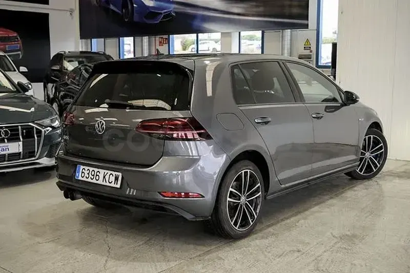 Usado VW Golf VII GTE 204 CV (150 kW) 2017 Gris / plata Berlina