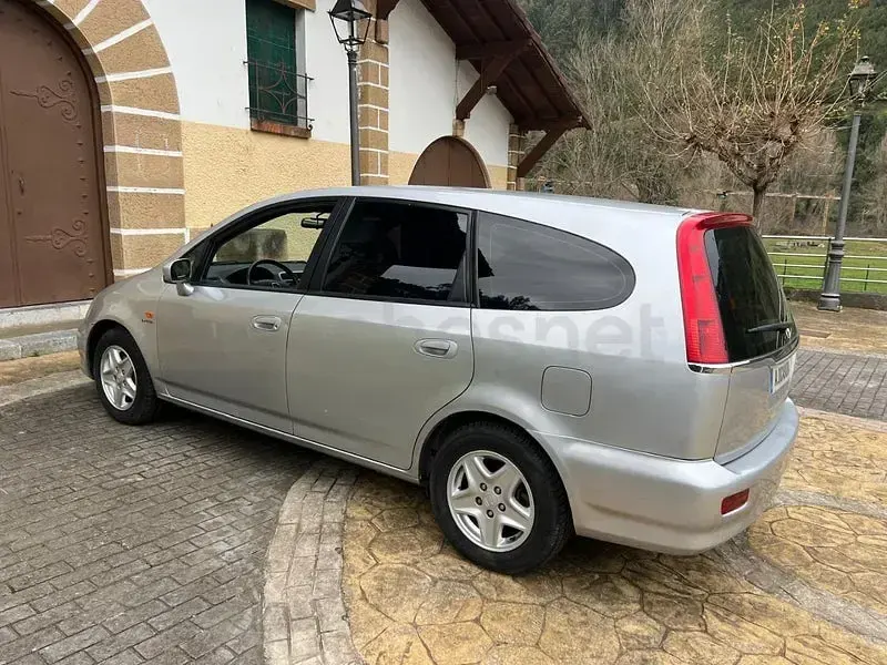 Usado Honda Stream Sport 156 CV (114 kW) 2002 Gris / plata Monovolumen