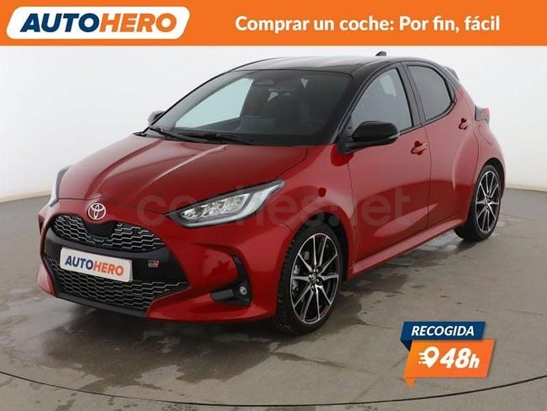 Usado Toyota Yaris Hybrid Sport 116 CV (85 kW) 2024 Rojo Berlina